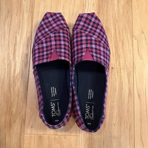 TOMS shoes, Women’s, size 9. New Without tags.  Never worn. Pink & navy blue.